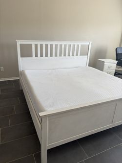 White Wooden Bedroom Set With King Mattress Needs Tlc