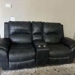 Power Reclining Love Seat 