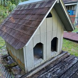 Dog House For 2 Or Extra Large 