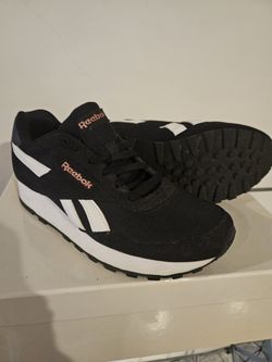 Women's Sneakers 7 1/2