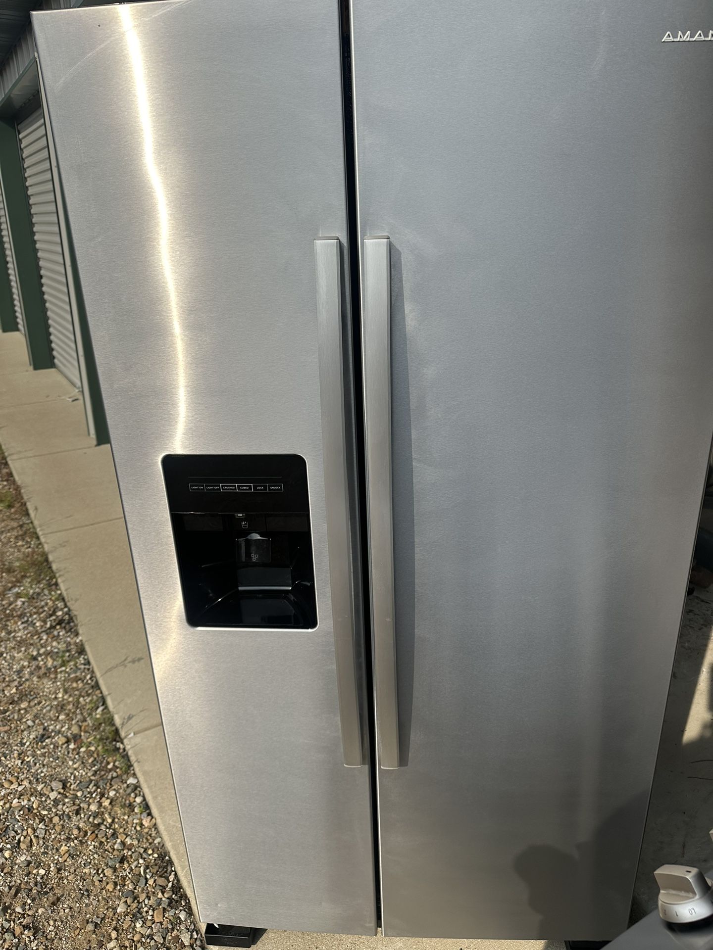 Amana Refrigerator 24.5