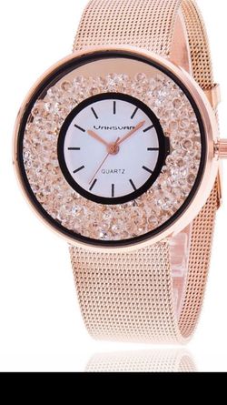 Rosegold crystal moving watch! This watch comes in silver as well!