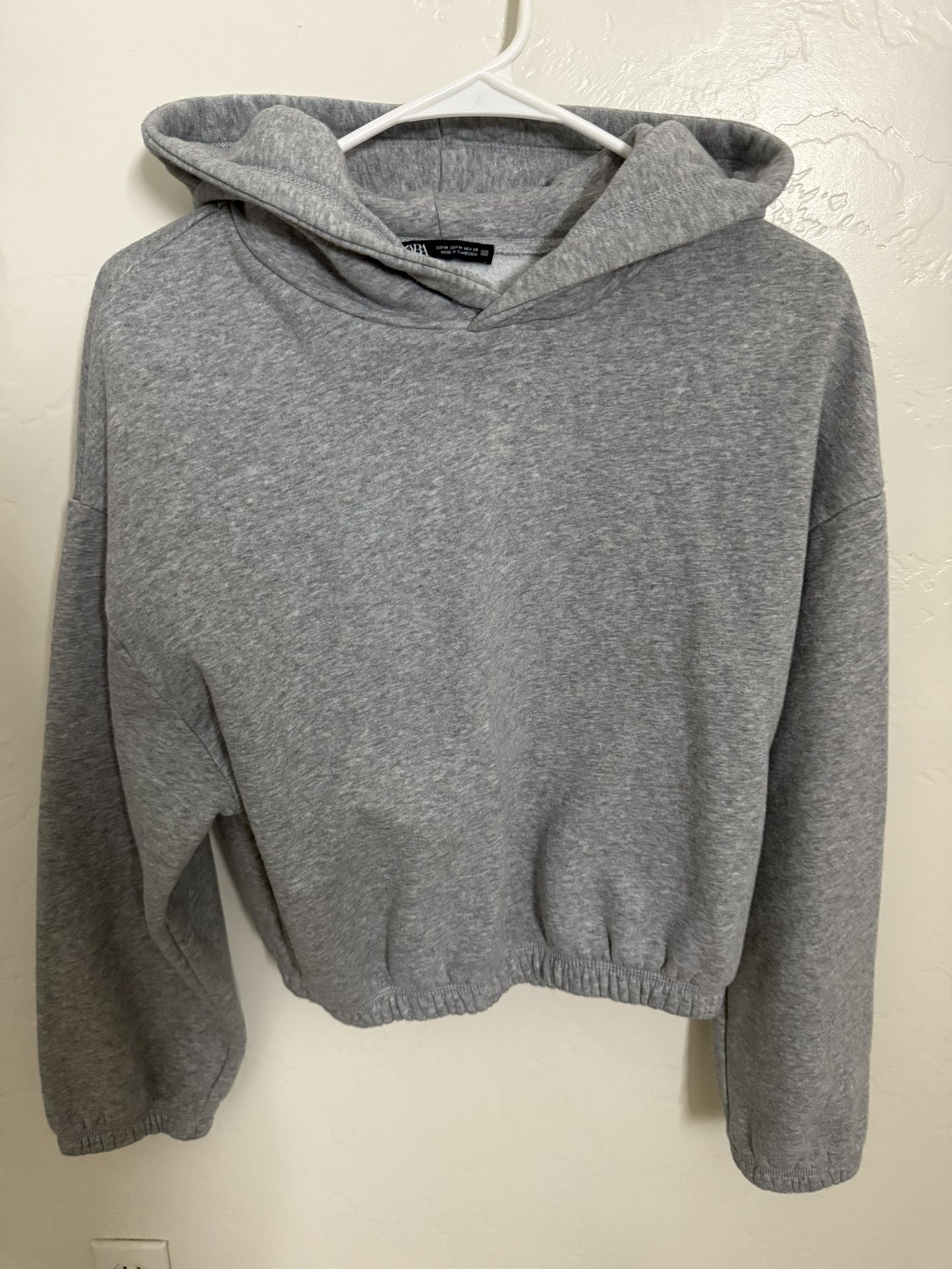 ZARA Cropped Hoodie – Gray (Size M)