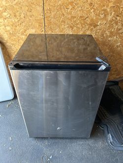 GE Compact Refrigerator $80