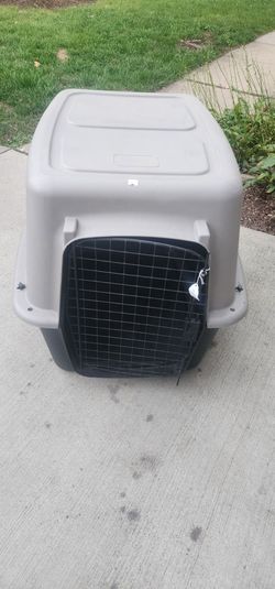 30×24×24 Med size  Dog Kennel  Excellent Condition