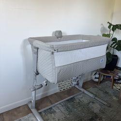 Dream On Me Bed Side Bassinet