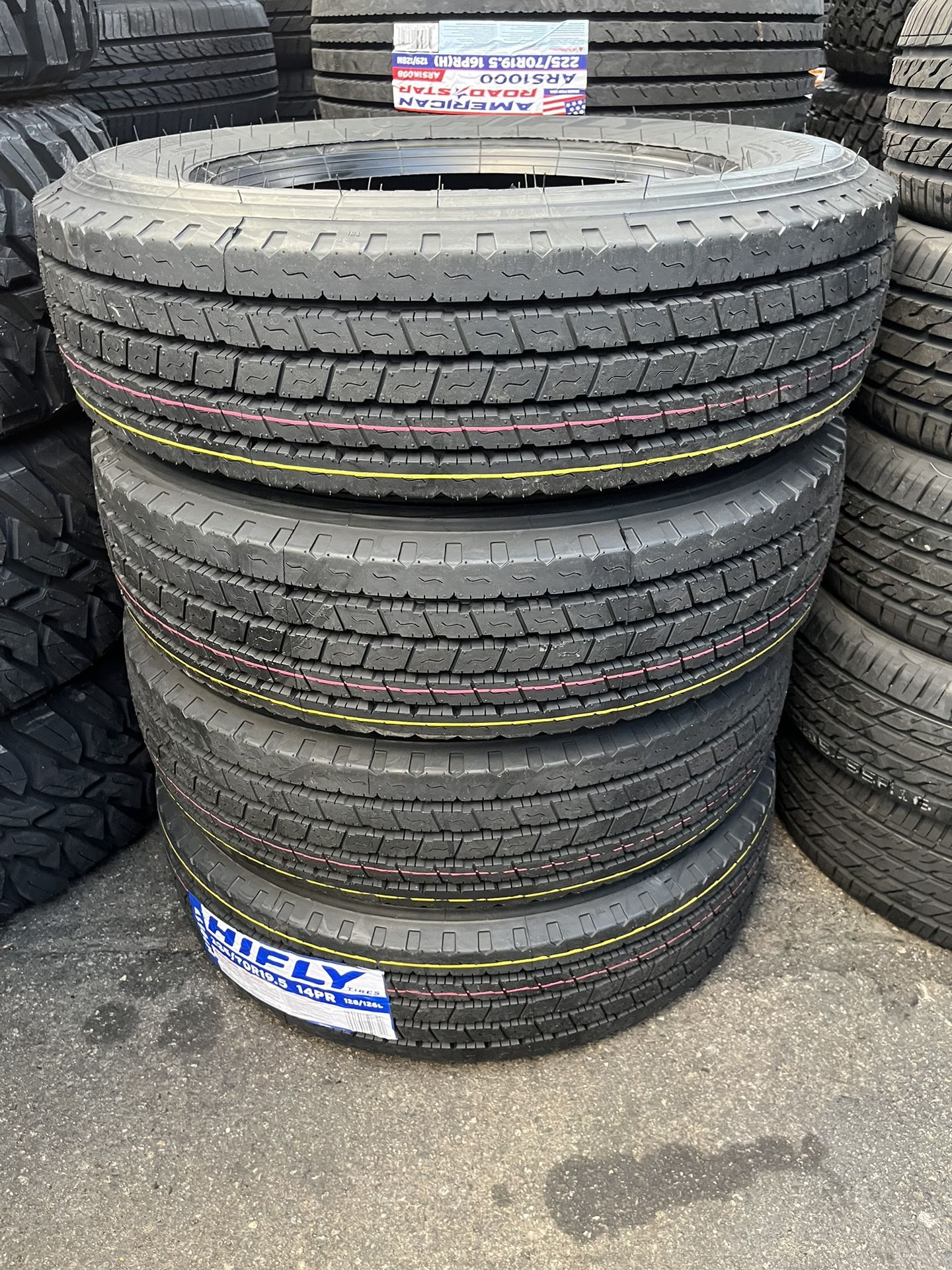 Vendo 225/70/R19.5 Nuevas Instacion Por $600