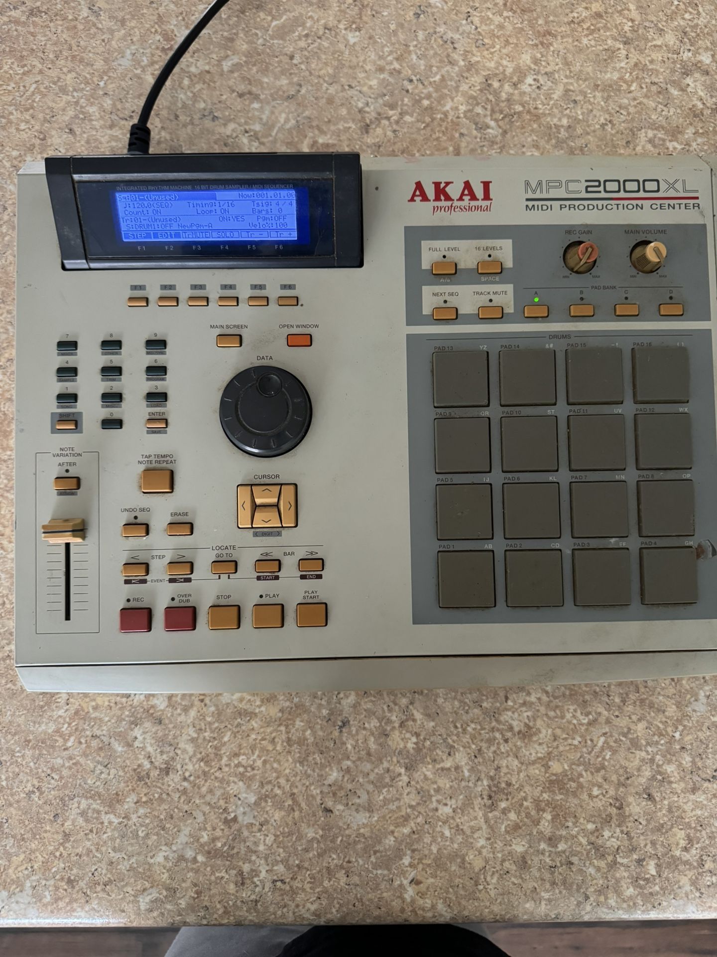 Akai Mpc 2000xl