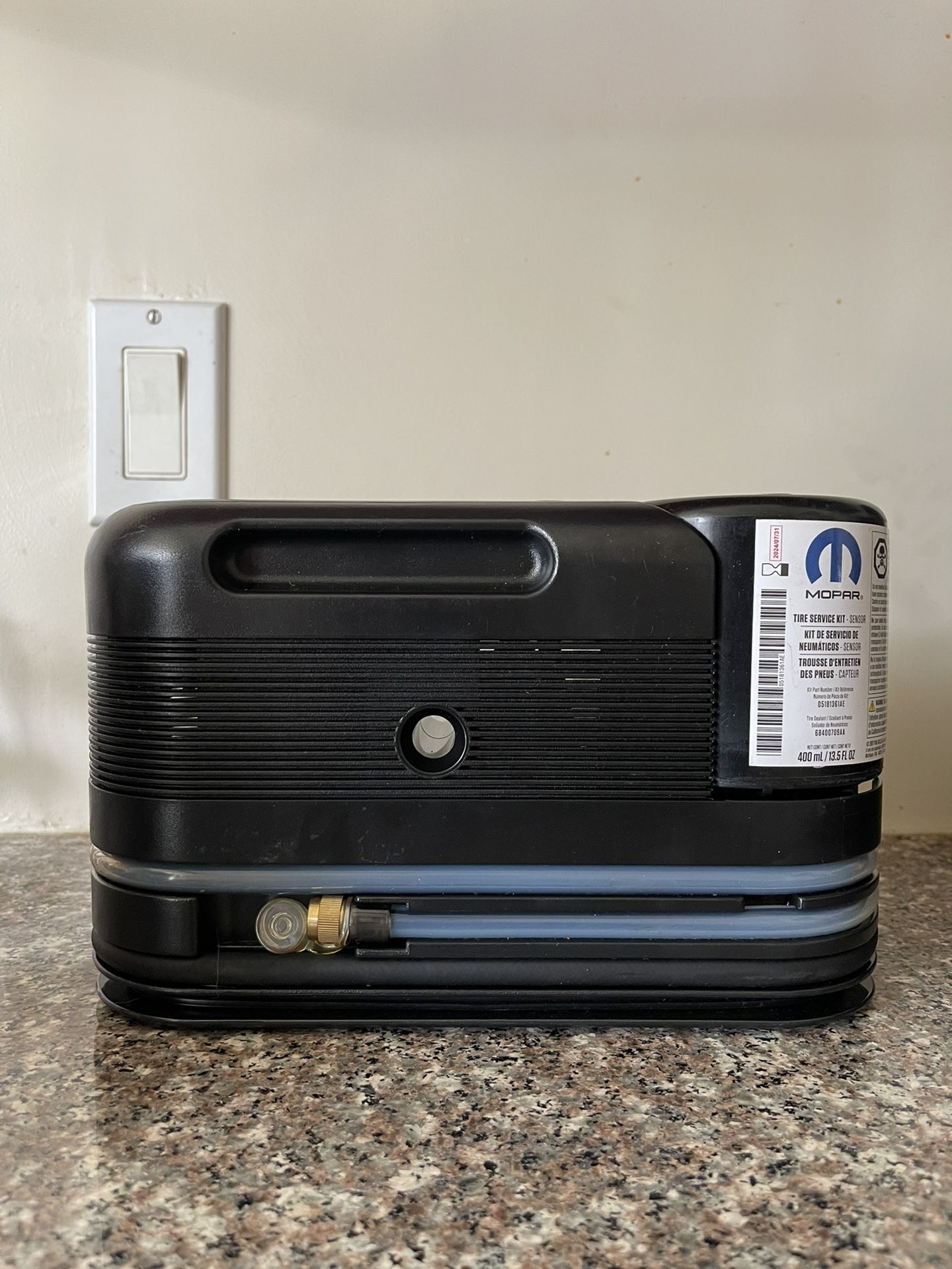 Mopar (contact info removed)8AA Tire Air Compressor Kit