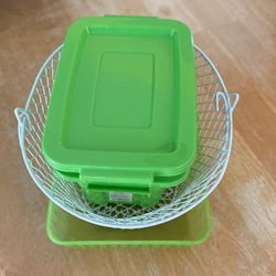 Small bins and basket