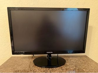 Samsung 27 Inch Television, Not a Smart TV