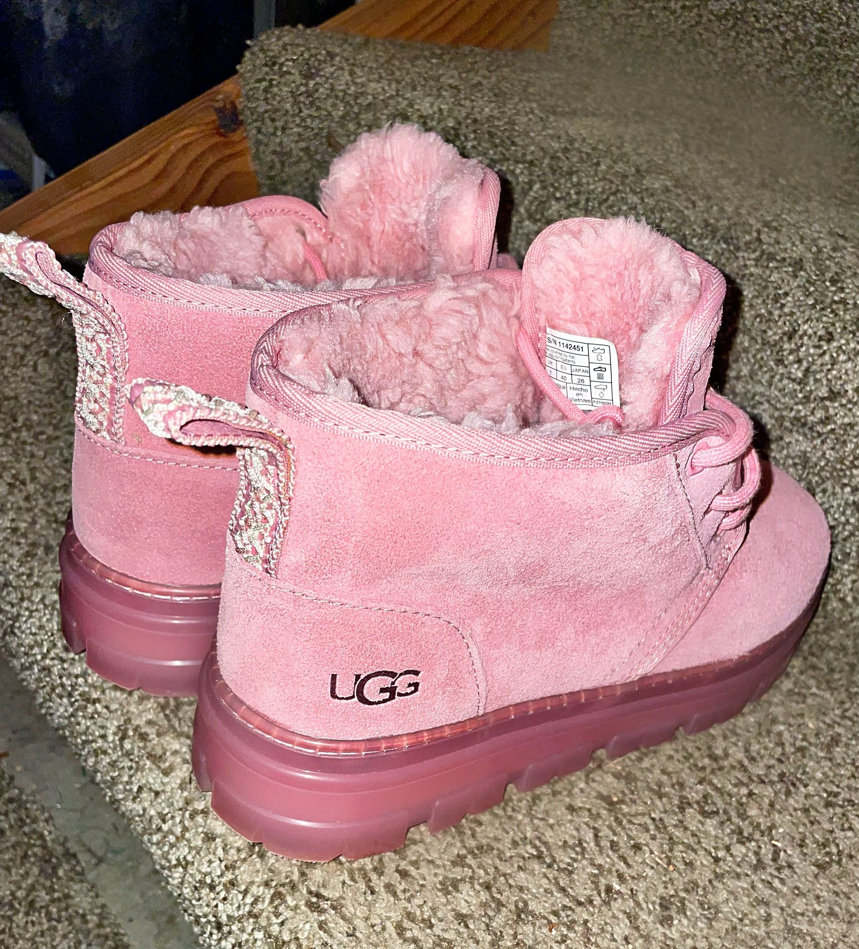 UGG NEUMEL CLEAR BOOTS PINK BRAND NEW