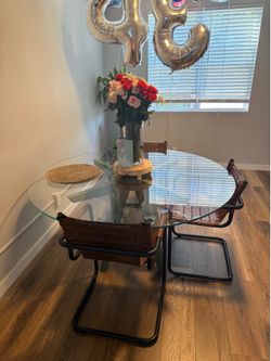 Dining room table