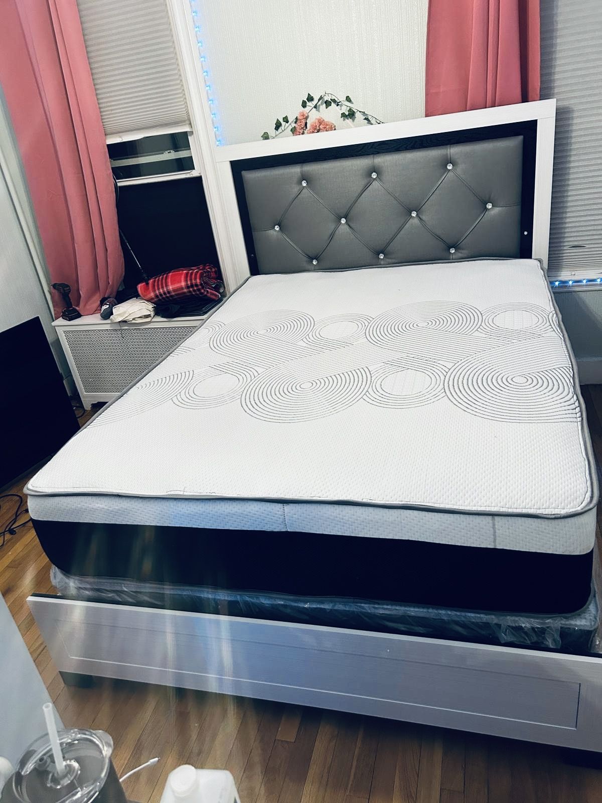SET Queen Bed Frame+Box Spring+Queen Mattress 12”thick Brand New Delivery Available All Cities