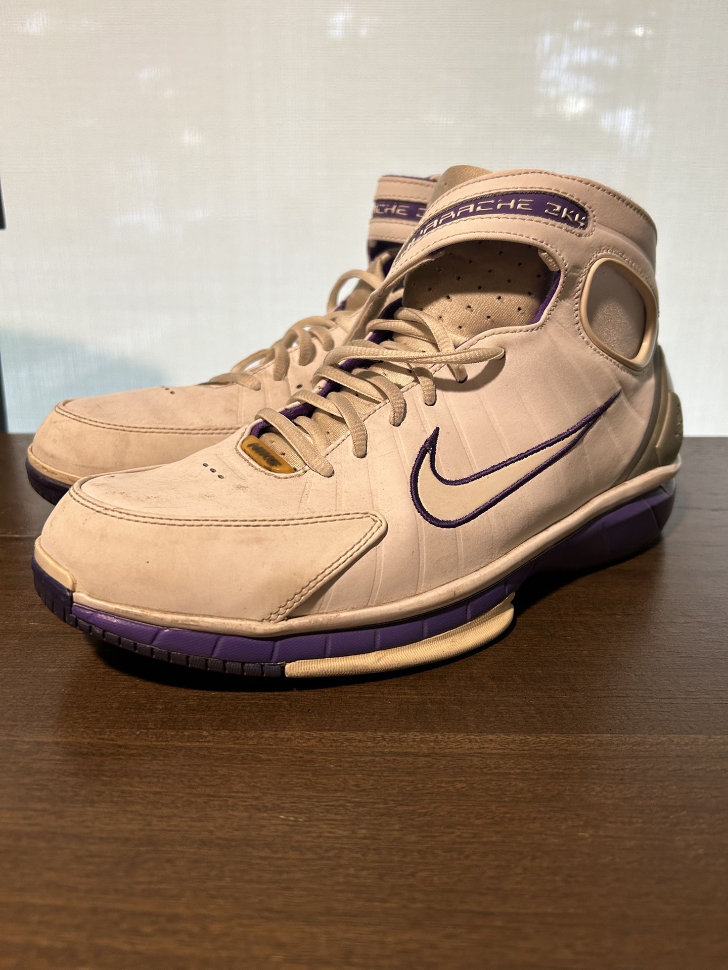 Nike Air Zoom Huarache 2K4 Kobe Sneakers Men's Size 10 White Court Purple NBA