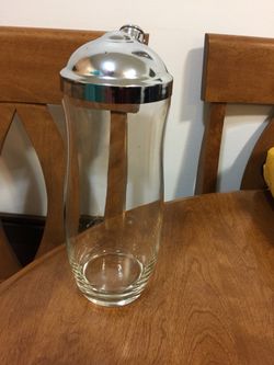 Large vintage drink miker 4x 11