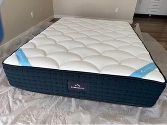 DreamCloud Premier Hybrid - Queen Mattress