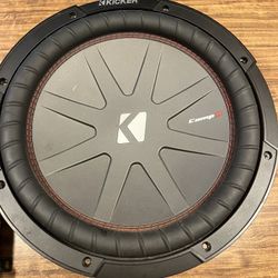 Kicker subwoofer 12” And Amp