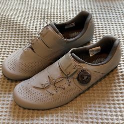 Shimano RC302 Women’s Road Cycling shoes (size 42, NWT)