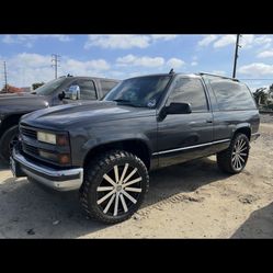 TAHOE 1995 4x4 5.7 