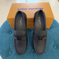 NEW Louis Vuitton Loafer