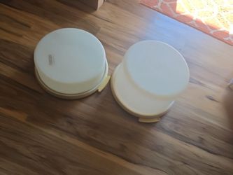 Vintage Tupperware Pie Keeper And Cake Keeper EUC  Harvest Gold Bases 719 & 684