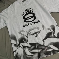 Balenciaga Men’s shirt 👕 Size Large /Xl