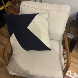 Accent Chair W/ Pillow