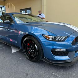 Ford mustang Shelby GT350R (only 1700 Miles) Best Shelby ever 