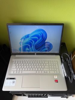 HP laptop 17 inch 8GB RAM 1Tb Storage Windows 11