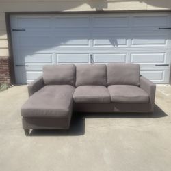 Gray Sectional (Free Delivery 🚚)