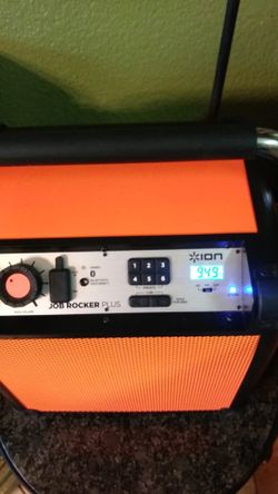 Icon Bluetooth rechargeable orange speaker