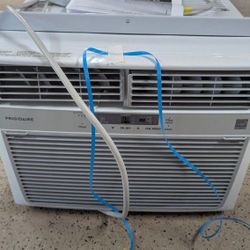 12000 BTU Window/Wall Air Conditioner 