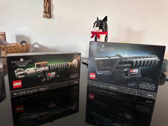 Luke’s lightsaber and Mandalorian darksaber combo