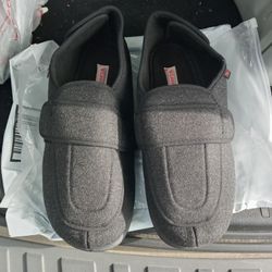 Slippers (for Diabetic or swollen feet) size 11