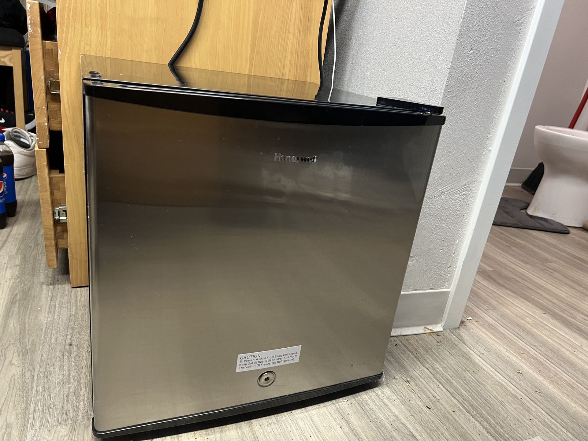 Honeywell Mini Compact Freezer Countertop, 1.1 Cubic Feet