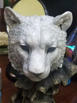 Snow Leopard Statue