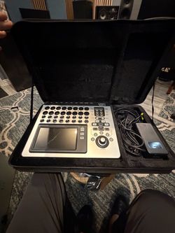 QSC Touchmix 16 qsc touch mix Digital Mixer