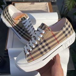 Men Burberry Shoes 