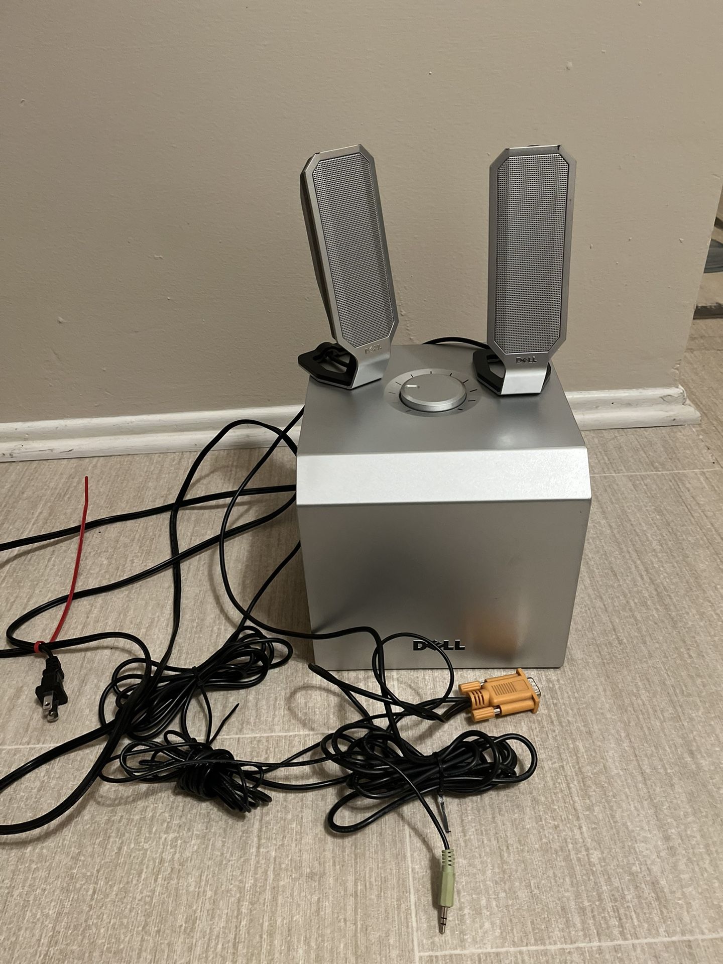 Dell A525 Zylux Multimedia Computer Speaker System With Subwoofer