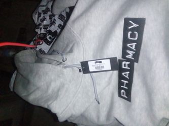 2xL pharmacy sweatshirt