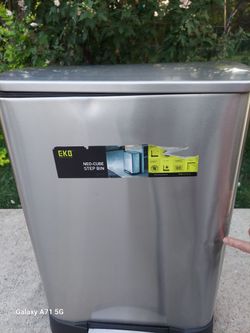 Stainless steel trash can