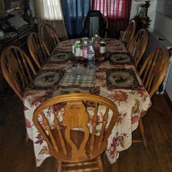 Very Nice Wood Dinner Table 