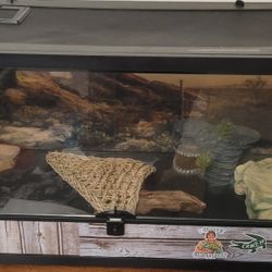 40 Gallon Reptile Enclosure