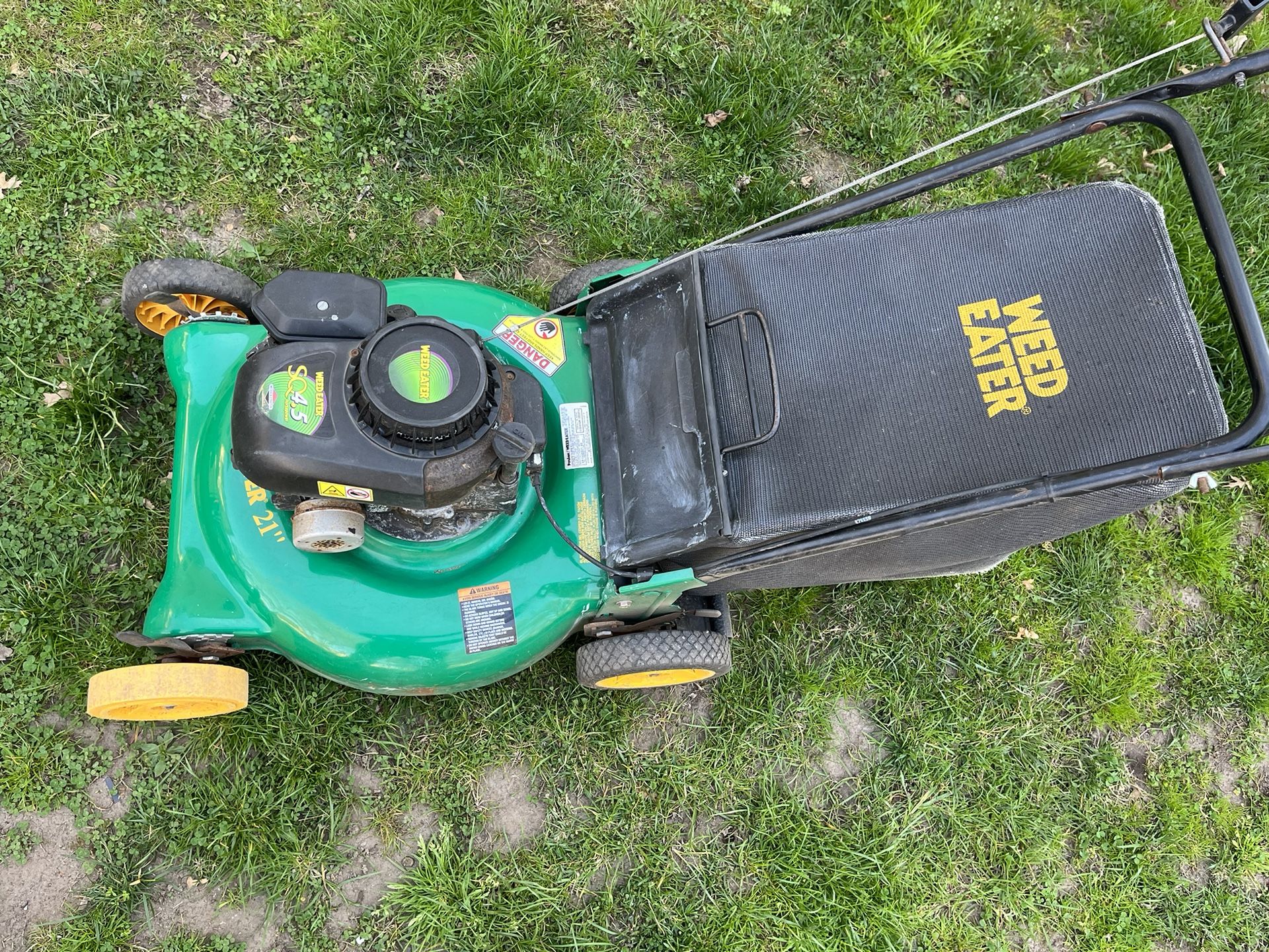 WeedEater SQ 4.5 Briggs Stratten Gas Lawnmower Rearbagger for Sale in South Hackensack NJ OfferUp
