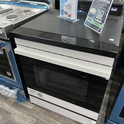 $999 Bespoke 30” Smart Slide In Induction Range, One Year Warranty, Open Box