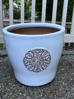 Large ceramic planter (new)