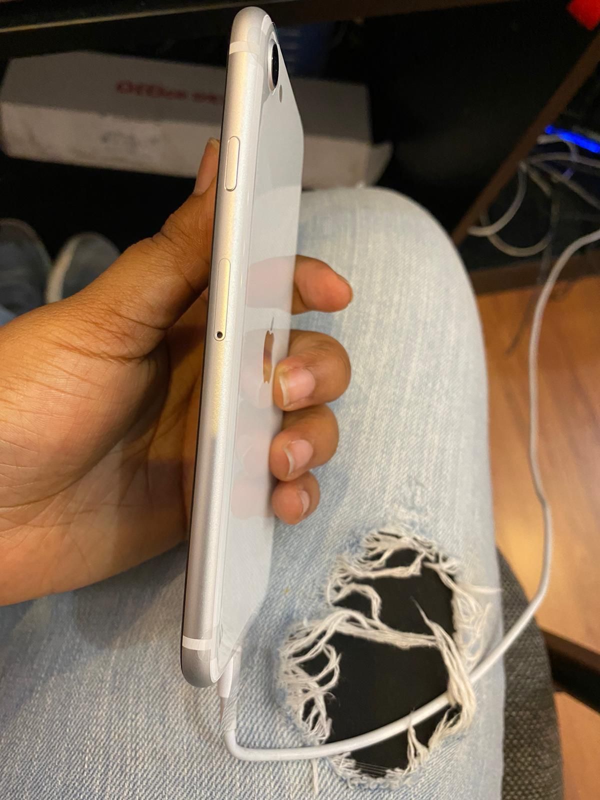 Big Sales On iPhone SE GEN-2 64GB When You Switch To Boost Mobile (Read Description)