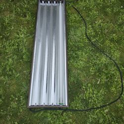 Hydrofarm T5 Grow Light