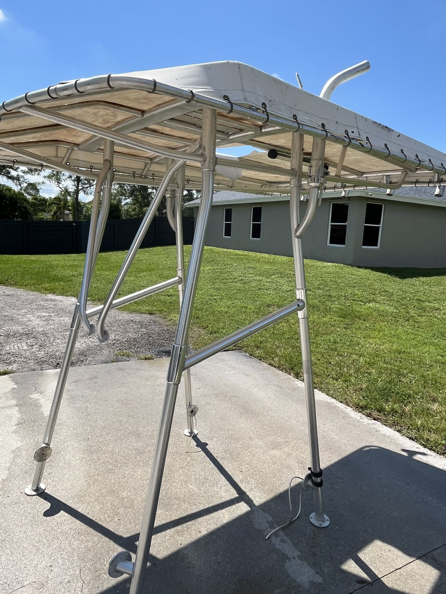 Center console Boat T-Top